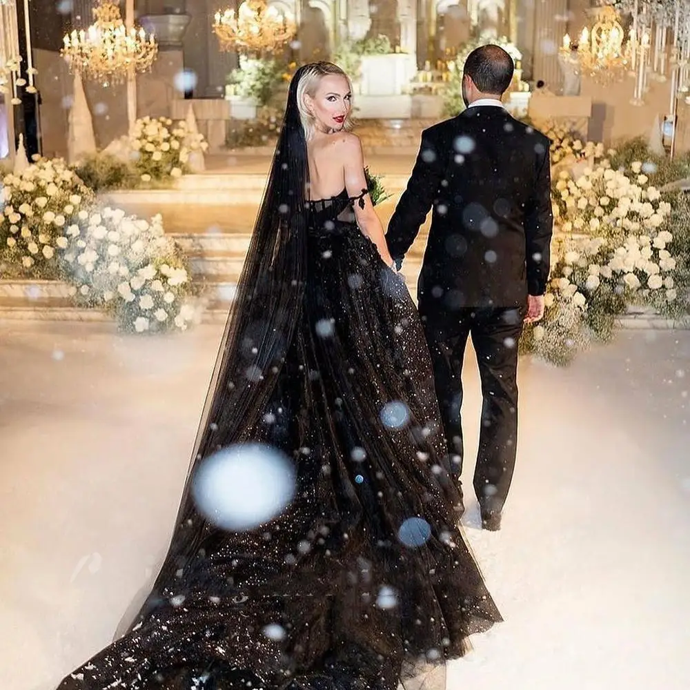 Gothic Black Wedding Dress 2024 Sexy Off Shoulder Sparkly Sequins Lace Appliqued Vintage Bridal Gowns Long Retro Robe De Mariee