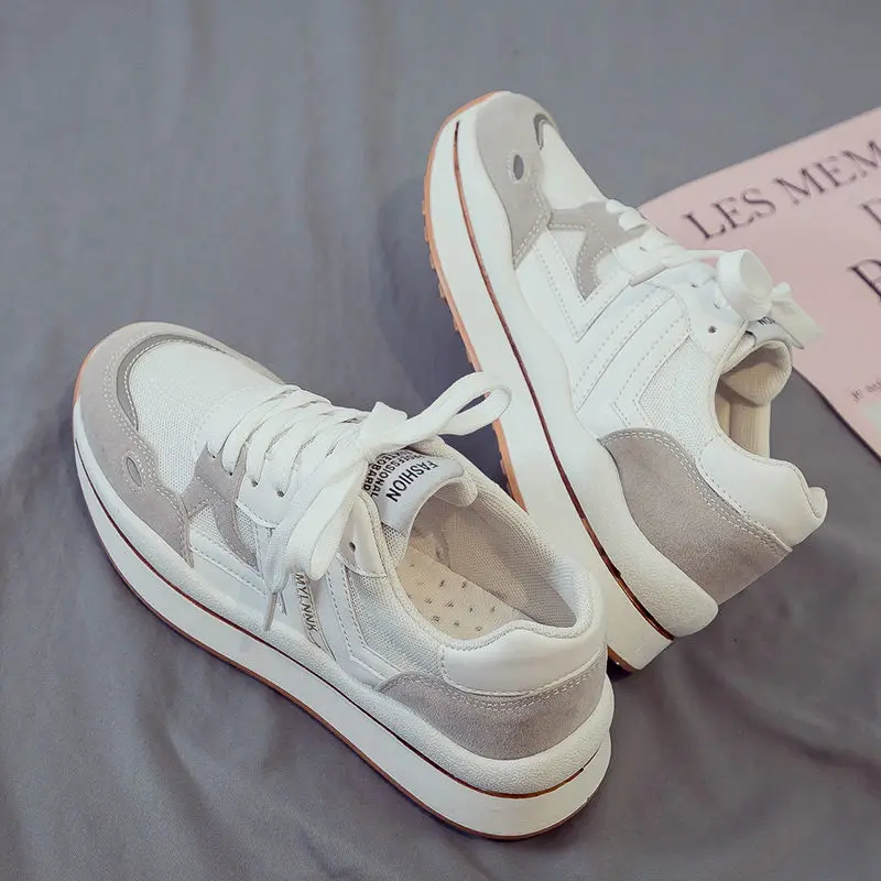 

2021 Autumn New Sports Shoes Women's Versatile Students' Casual Light Running Small White Shoes Shoes for Women Sneakers