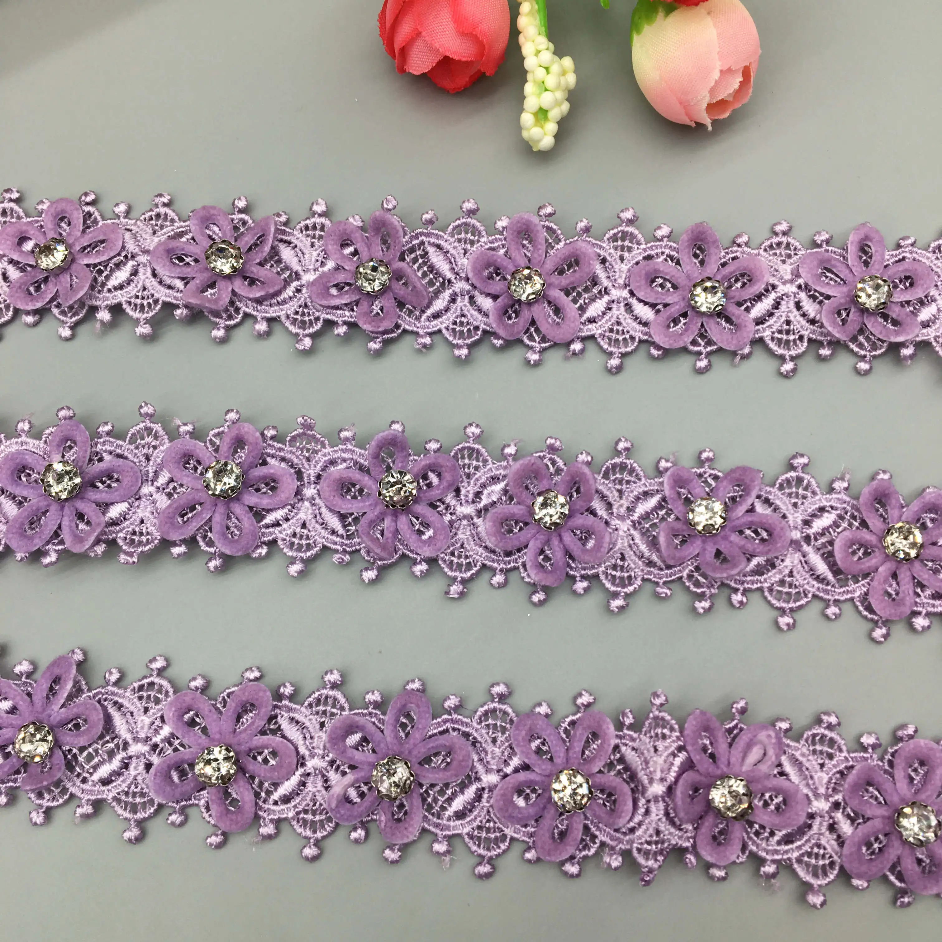 2 Yards viola perla 3D fiore pizzo Trim nastro tessuto ricamato Applique lavoro a maglia cucito mestiere abito da sposa vestiti