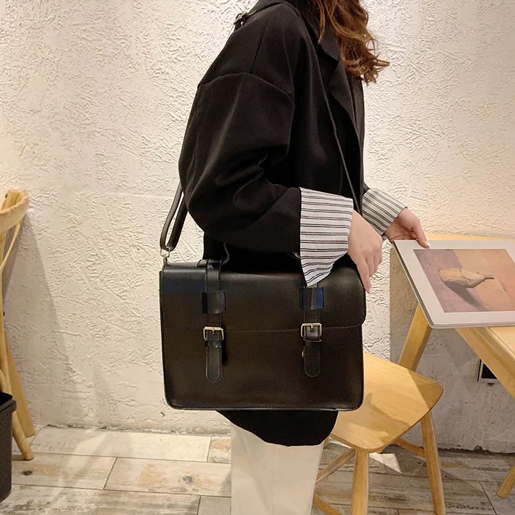 Luxury Women Crossbody Bag Female 2021 New Korean Fashion Shoulder Bag Ladies Trend big Buckle Messenger Bag Handbag