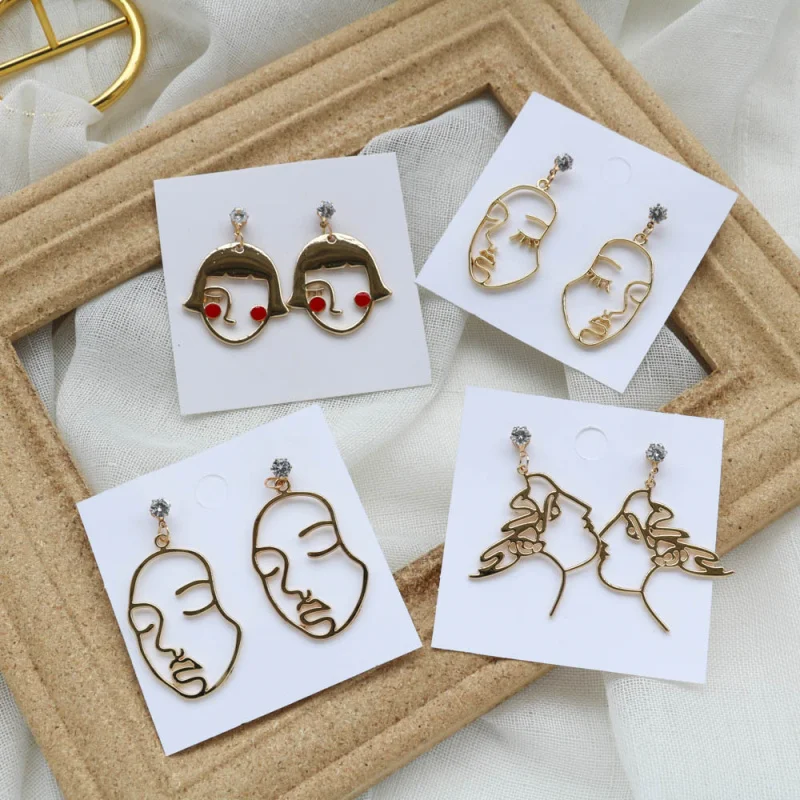 Simple Abstract Face Dangle Earrings for Women Fashion Crystal Figure Line Portrait Pendant Earrings Female Gifts