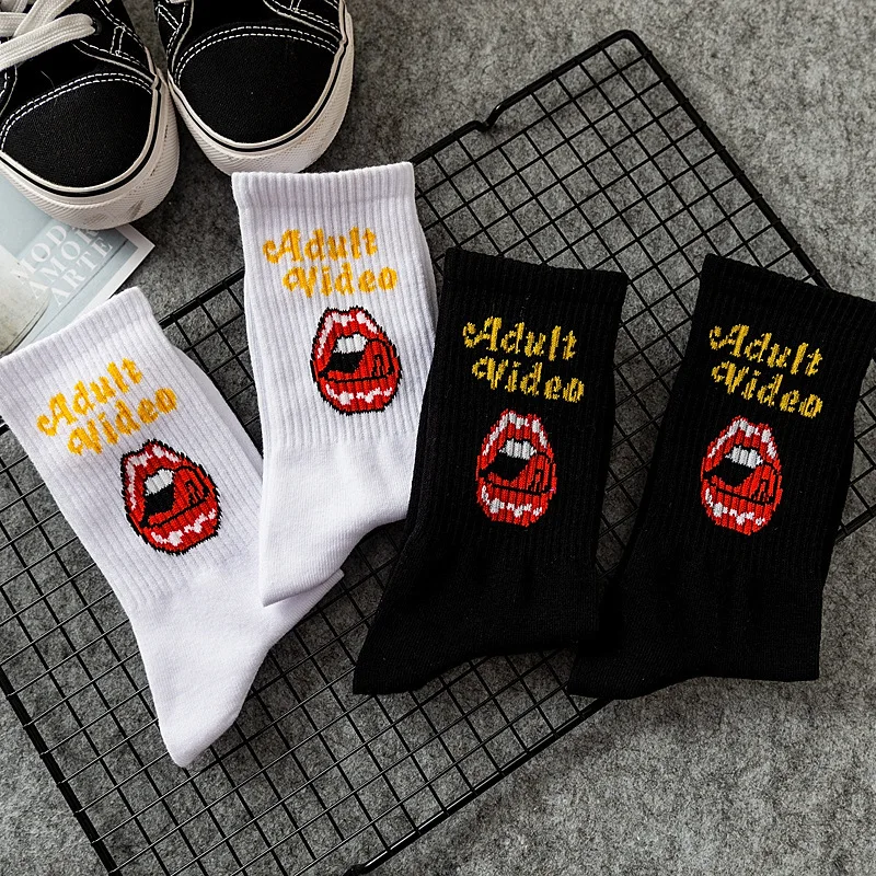 Socks Men Women Unisex Harajuku Hip Hop Socks Streetwear Black White Big Tongue Skateboard Sporty Cotton Socks Short Wholesale