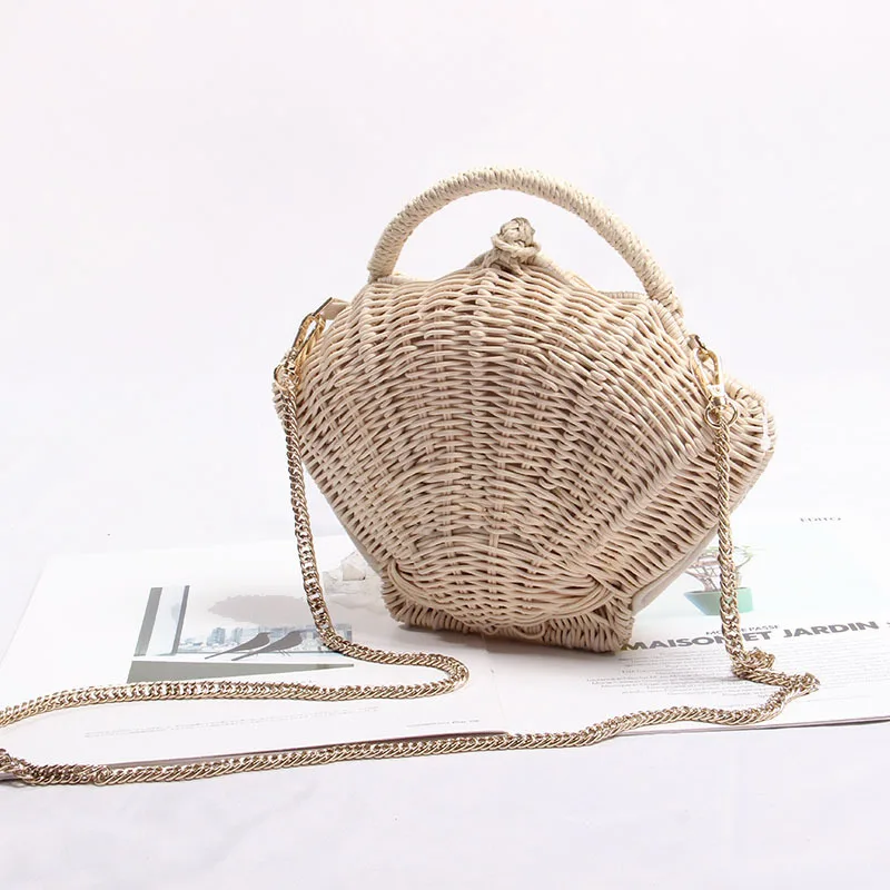 2026 New Shell-shaped Chain Small Messenger Bag Rattan Woven Ins Shoulder Portable Beach Vacation Straw Bag