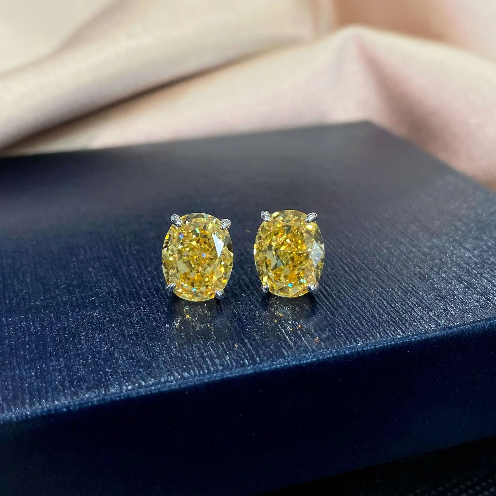 Oval 3ct Moissanite  Topaz Stud Earring 100% Real 925 sterling silver Jewelry Engagement Wedding Earrings for Women Bridal
