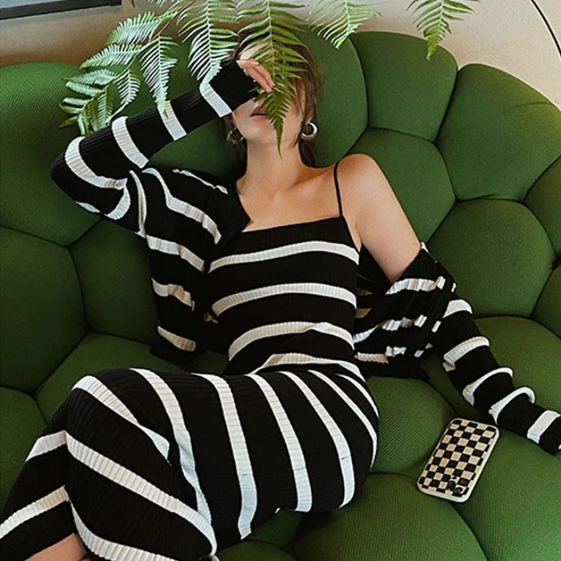 

Женский стрейчевый костюм с длинным рукавом, черное платье-двойка в Корейском стиле, Осенний полосатый кардиган, прямой костюм на бретельках, 2023