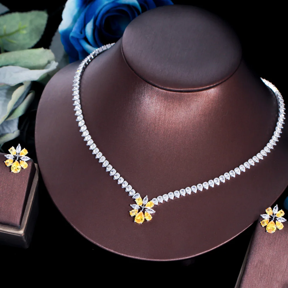 CWWZircons Glänzendes Gelbes CZ Damen Party Verlobungs- und Hochzeitsschmuckset mit Blumen-Halskette und Ohrringen, Brautjungfern-Geschenk, Großhandel T0792 – Detail 3