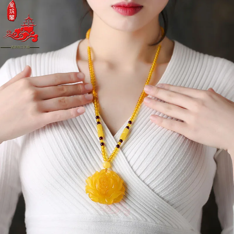 

Natural Beeswax Flower Sweater Chain Rough Stone Jade Women's Beeswax Rose Pendant Necklace Fine Carving Matching certificate