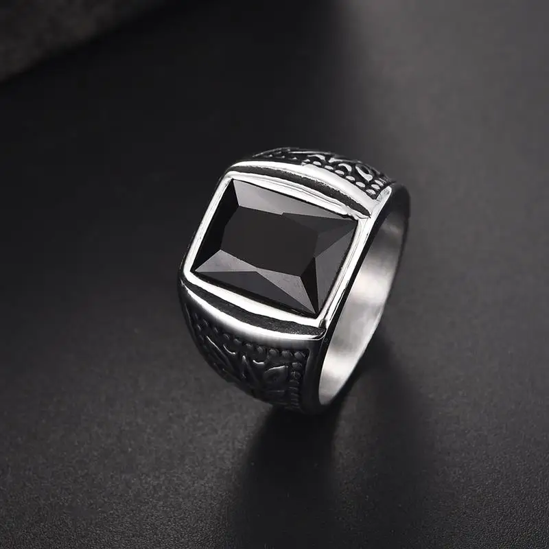 Vintage Men Ring Titanium Stainless Steel Red Black Green Square Zircon Stone Finger Ring Punk Hiphop Male Jewelry Party Gift