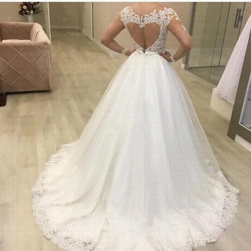 Simple Tulle Lace Applique Wedding Dress Long Sleeve Scallop Shape Floor Length A-line Wedding Dress Color Customizable