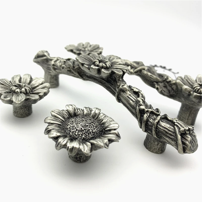 LCH Nordic Style Sunflowe Creative Matte Silver Knob Vintage Lead-Zinc Alloy Wildflower Shaped Cabinet Handle Drawer Pull