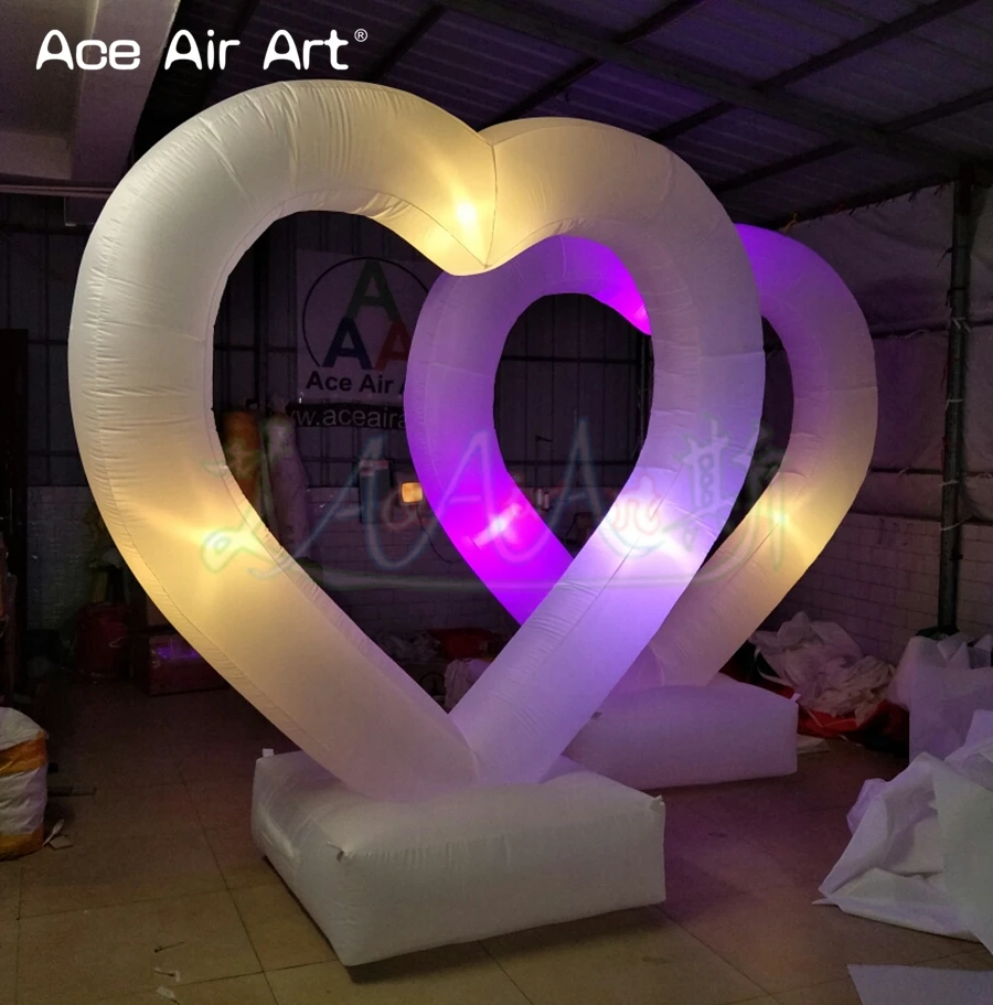 Réplica de modelo inflable en forma de corazón con base de cubo para decoración de boda, 2 piezas, 2,4 m H, led brillante