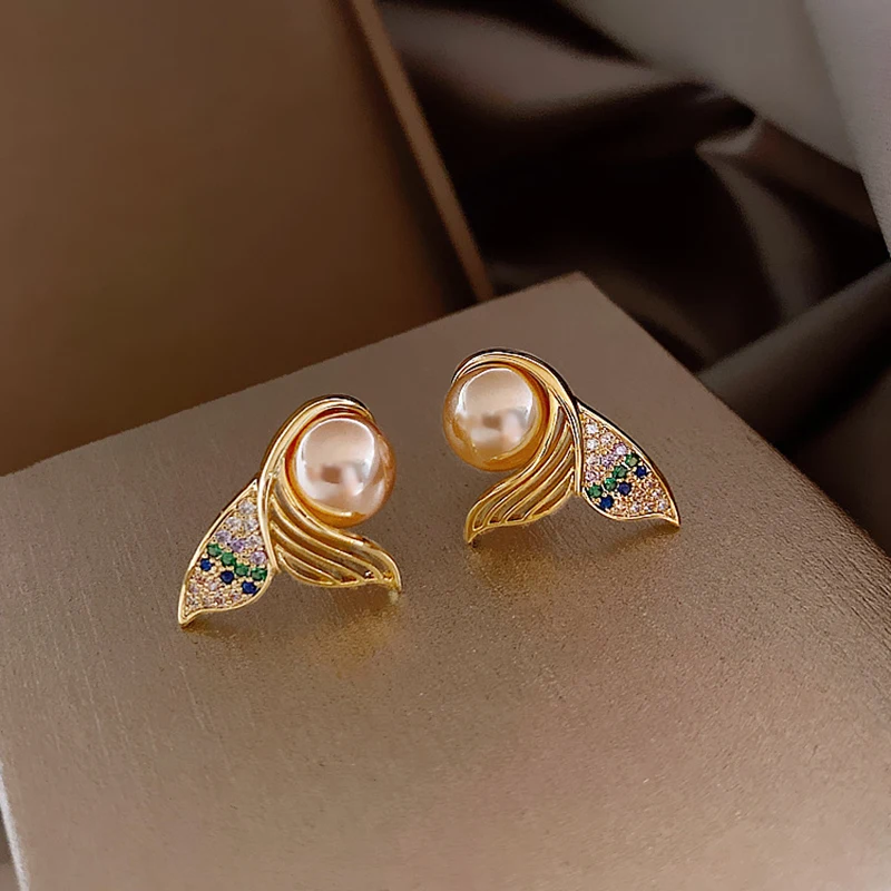 Yaologe Beautiful Golden Tail Mermaid Earrings Animal Charming Small Jewelry Wholesale Champagne Pearl Earrings Stud Gift 2020