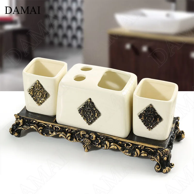 Creativity Relief Carved Bathroom Accessories Set Ceramic European Vintage Cracked Glaze Home Four Pieces Shower Accessories