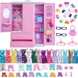 Barbies Poppenhuis Meubels 31 Items/Set = 1 Garderobe + 30 Pop Accessoires Poppen Kleding Jurken Kronen Ketting Schoenen voor Barbie