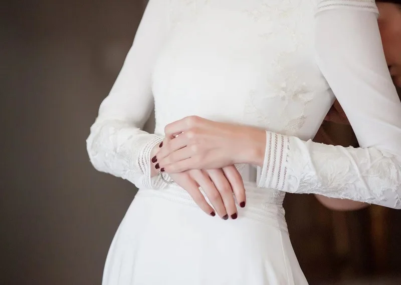 Elegant O-Neck แขนยาวซาติน Muslin ชุดแต่งงานลูกไม้ดูผ่าน A-Line ชุดเจ้าสาวชุด Vestidos De Novia