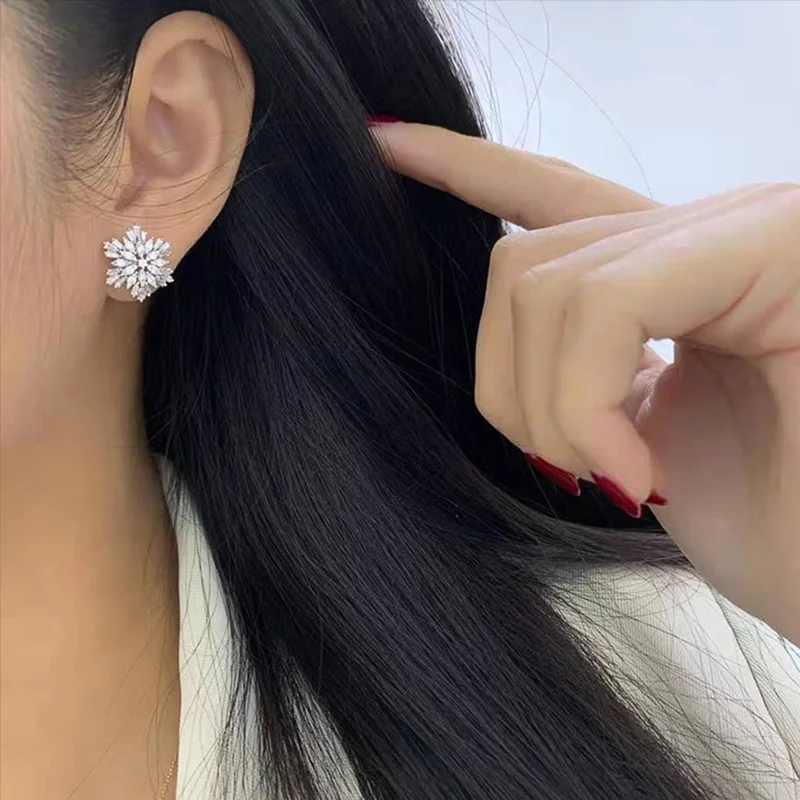 Huitan Luxury Snowflake Stud Earrings Full AAA Cubic Zircon Bling Bling Women Ear Accessories Christmas Gift New Trendy Jewelry