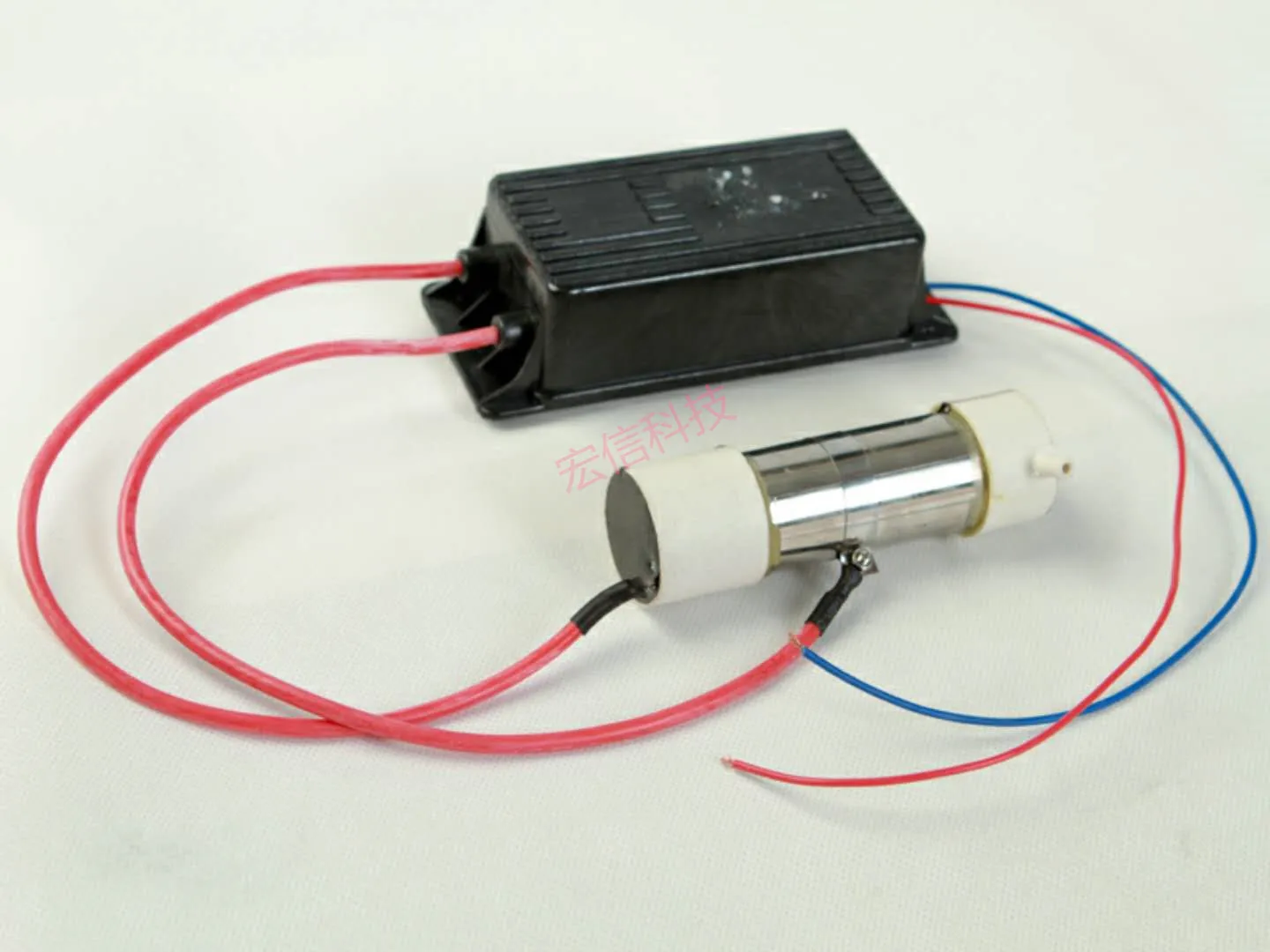 1G منخفضة التردد أنبوبي مولد أوزون 220V الأوزون معالجة المياه الكوارتز أنبوب مركبة متكاملة