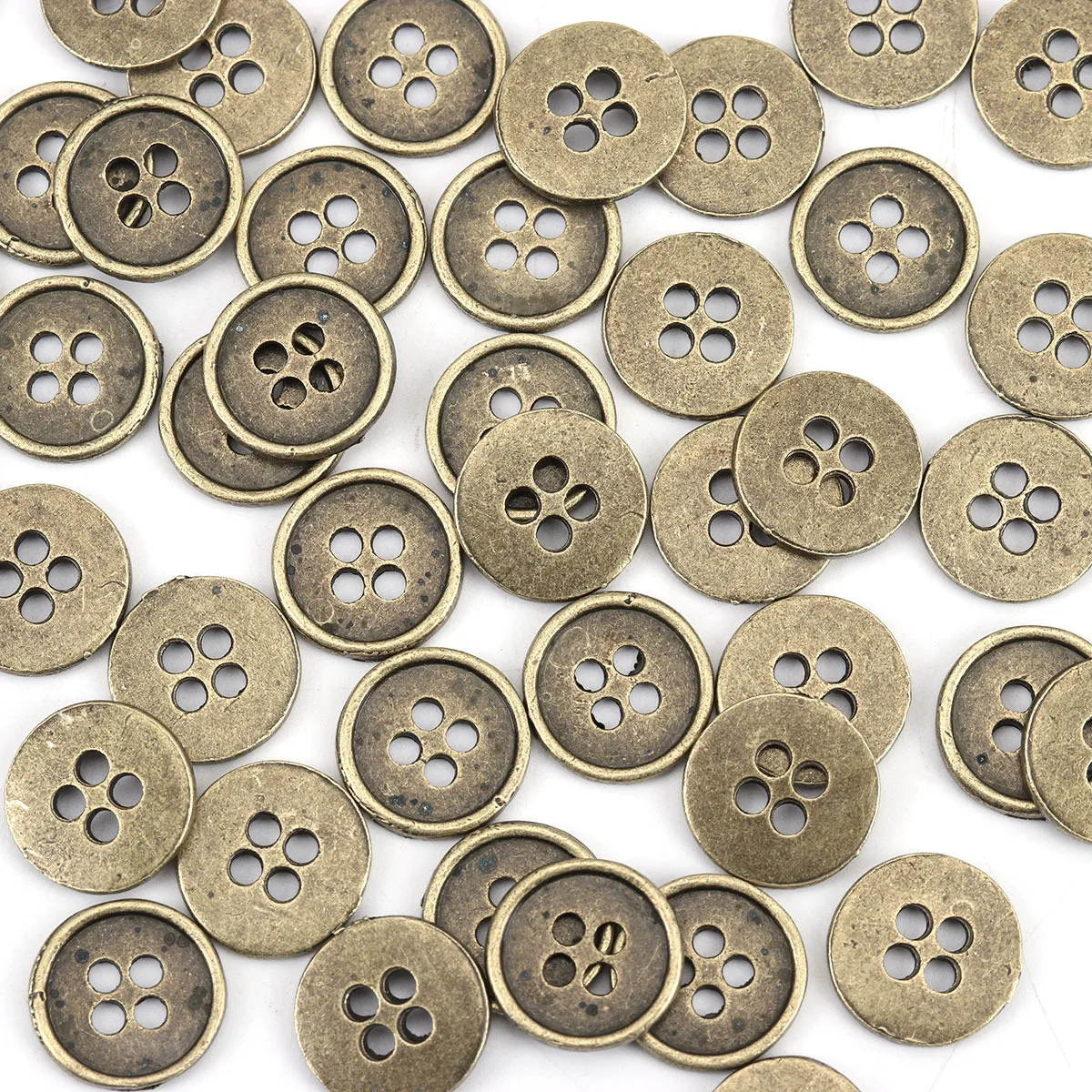 50 PCs Zinc Based Alloy Metal Sewing Buttons For Crafts Scrapbooking 4 Holes Round Antique Bronze Color Buttons 13mm( 4/8