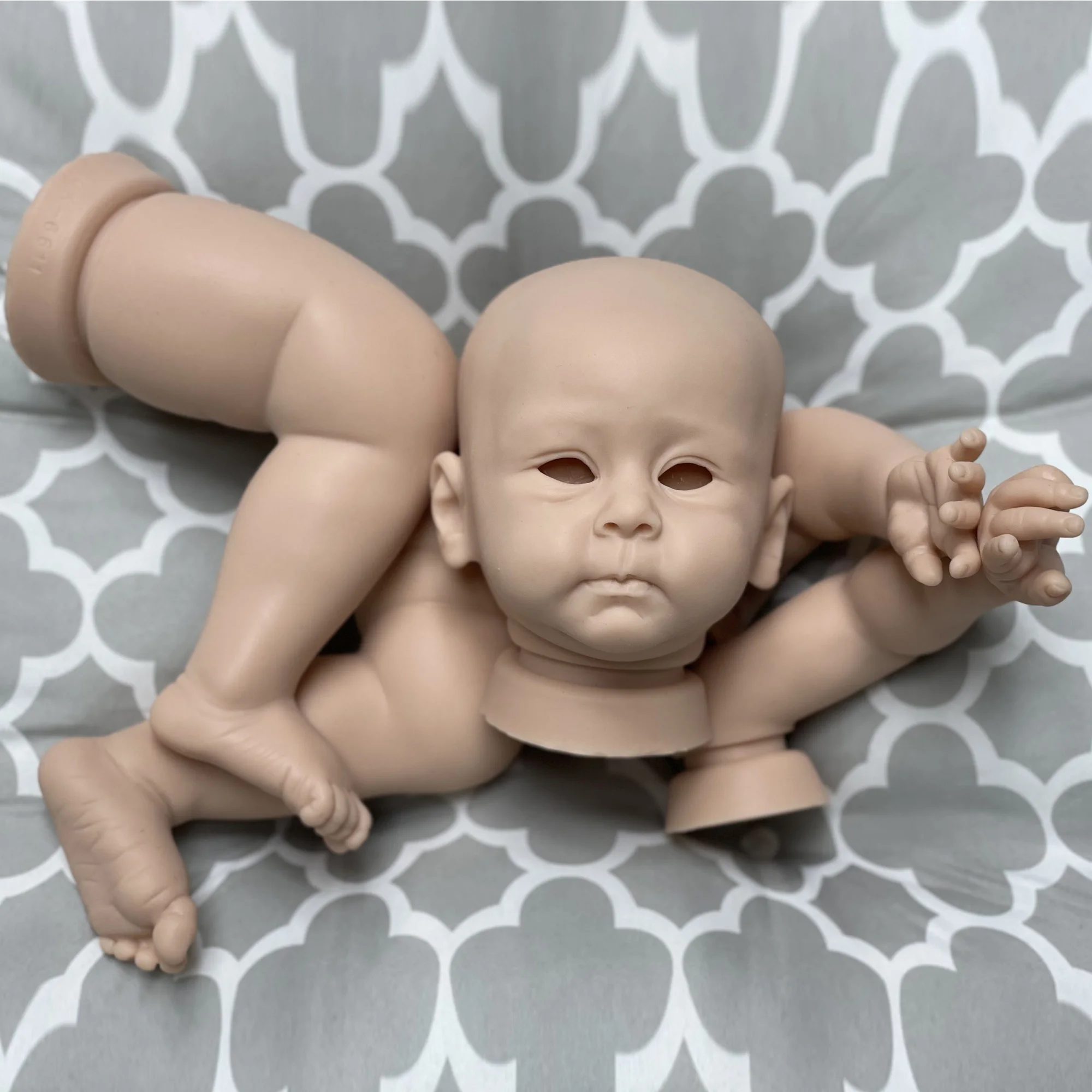 

20-22Inch Huxley Solid Silicone Bebe Reborn Doll Kits DIY Blank Unpainted Unfinished Parts Soft Silicona Muñeca