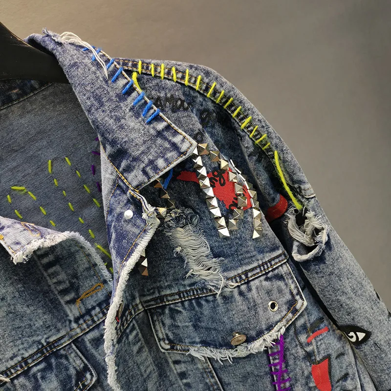 Manual Rivet Beaded Line Tassel Letter Graffiti Print Women Denim Jacket Spring Autumn 2024 Casual Hole Denim Jacket Veste Femme