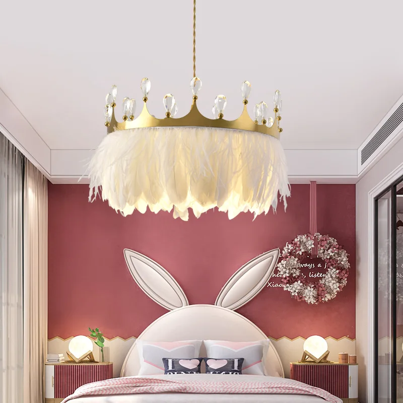 

Warm and romantic princess chandelier master bedroom feather lamp creative crystal crown 35cm/45cm/55cm gold chandelier