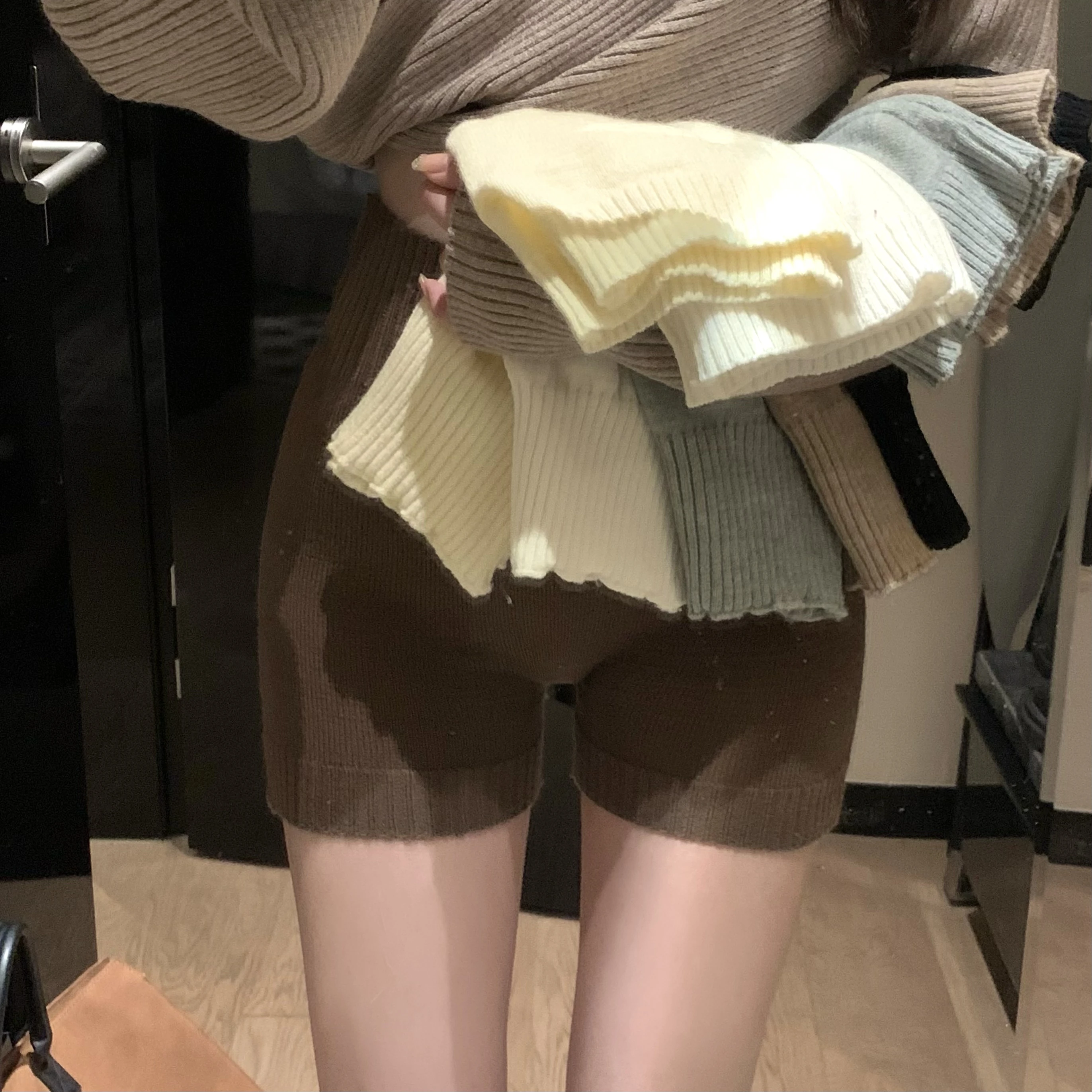 2025 Warm Waist Short Leggings Woolen Knit Shorts Women's Spring And Winter Thick High Waist Seamless Sweater Short Trousers