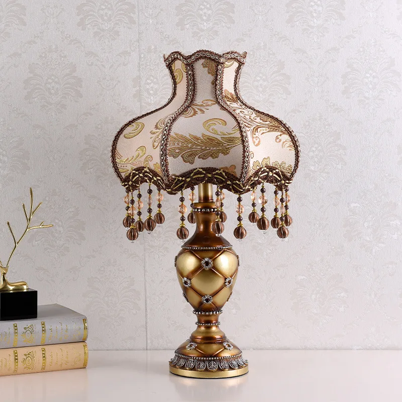 European Retro Table Lamp Fabric Lampshade Resin for Bedroom Decoration Bedside Lamp Home Indoor Desk Lamp