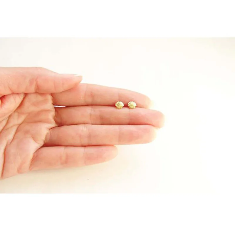 Small Tiny Scalloped Seashell Earrings for Women Vintage Shell Studs