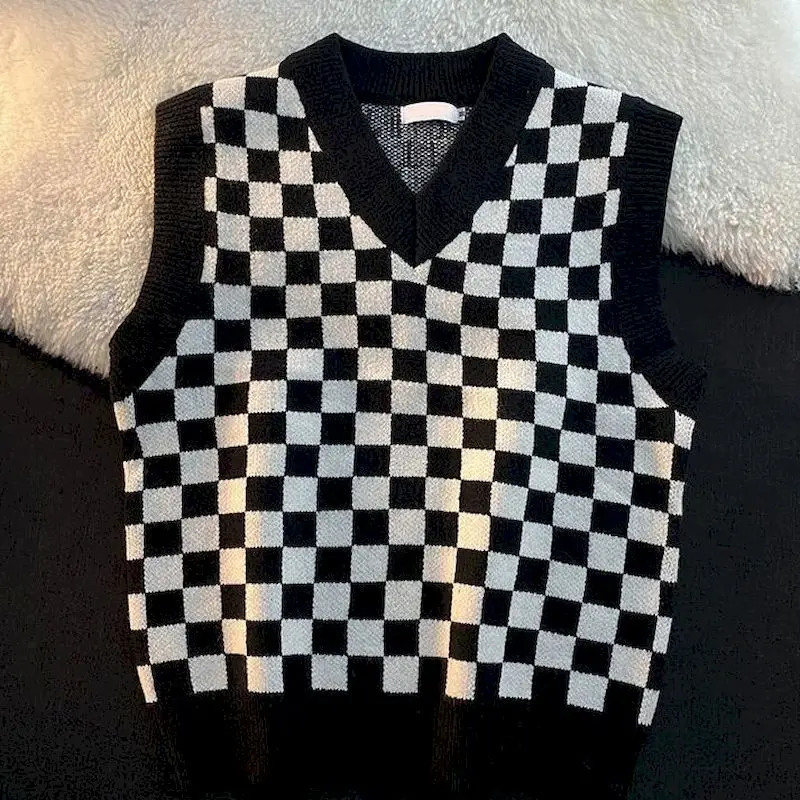 Autumn Vest V-neck Knit Sweater Vests Men Loose College Style Plaid Couple Sleeveless Sweaters Retro Checkerboard Knited Vest