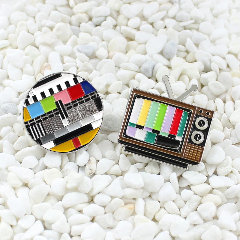 90s retro black and white tv custom lapel brooch no signal button switch antenna color screen failure tv badge backpack jewelry