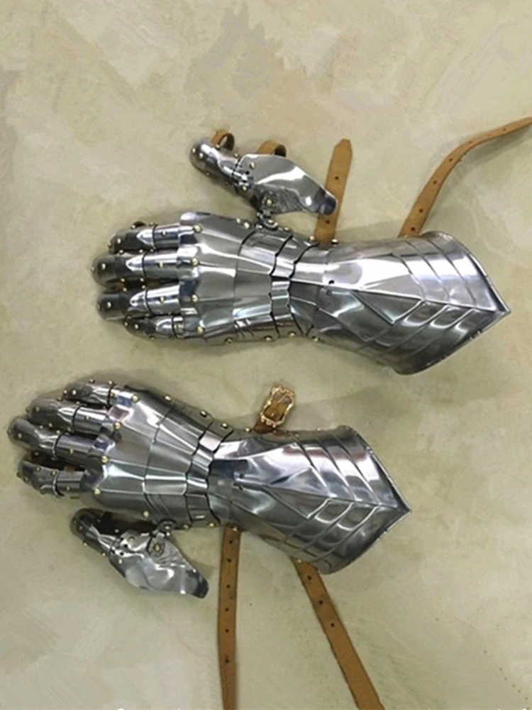 

Stainless Steel Gloves of Gothic Armor Metal Armor Sets Halloween cosplay party Real Combat Golves