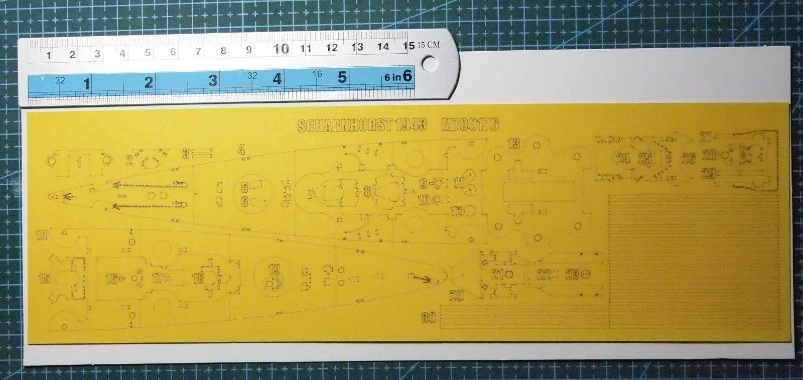 

Охотник M700176 1/700, немецкий Scharnhorst, Маскировочный лист для Flyhawk FH1148