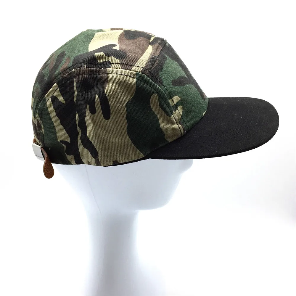 Women Men Camouflage 5 Panel Hip Hop Cap with Black Flat Peak Brim Unisex Camo Baseball Caps with PU Belt Buckle on the Back