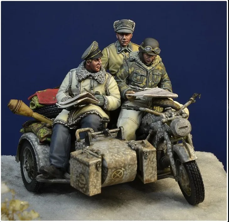 1/35 Resin Model Figure GK，3 figures ,There is no motorcycle ， motorcycle accessories ， Unassembled and unpainted kit