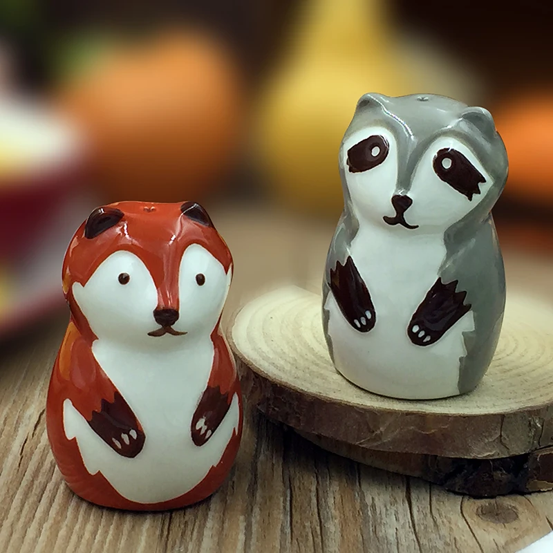 2pcs Ceramic Salt Pepper Shaker Flying FOX Style Seasoning Pot Cooking Tableware Salt Pepper Cumin Powder Box Tool