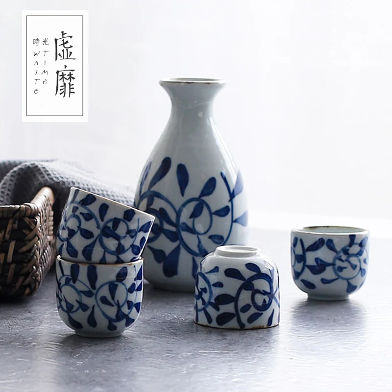 

Japanese hand-painted blue flower ceramics clear wine sake set one pot four cups with tray Korean white yellow wine winewine