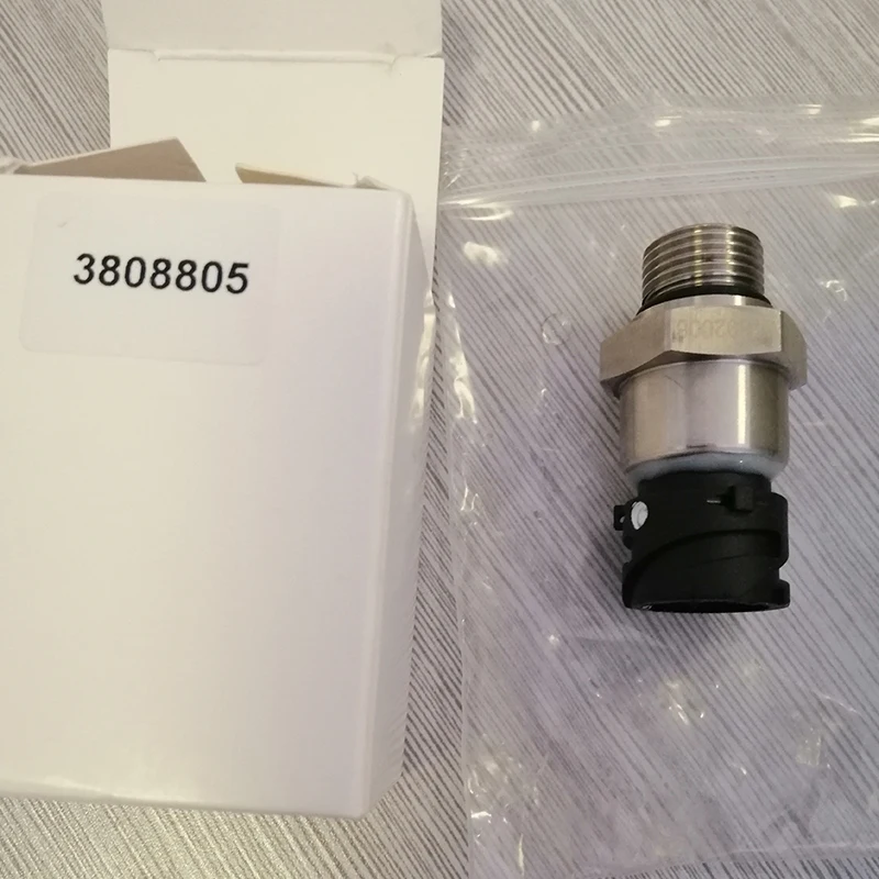 

3808805 M18*1.5 Fuel Rail Pressure Sensor for Volvo