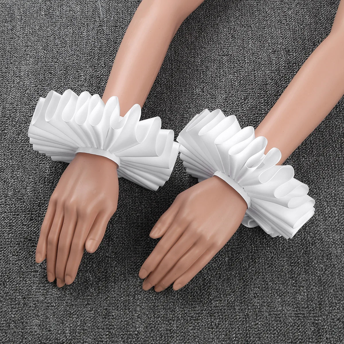 1 pair Wrist Cuffs Renaissance Elizabethan Ruffled Wrist Sleeves Cuffs Bracelet Victorian Costume Halloween Cosplay Clown Cuffs