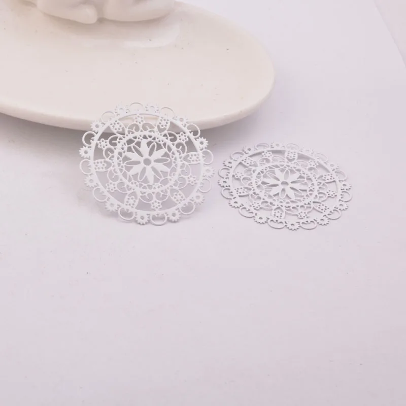 30 Stück AB5144 40mm Lasergeschnittene Große Runde Anhänger Verbinder Messing Schwarz Weiß Anhänger Schmuck Ohrring-Zubehör – Detail 10