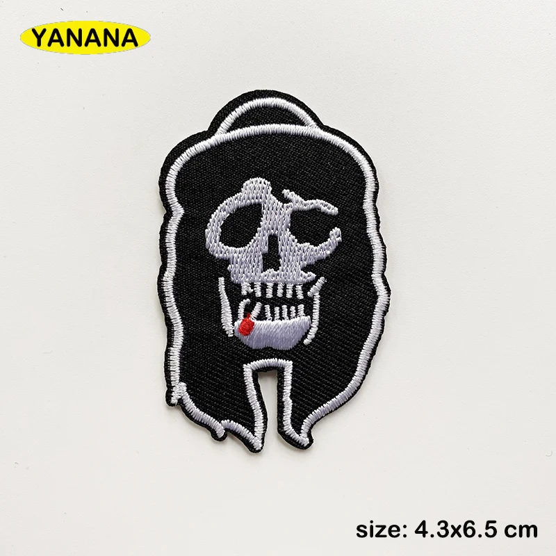 Rock band Gun Patch Badges Embroidered Applique Sewing Iron On Badge Clothes Garment Apparel Rose Accessories