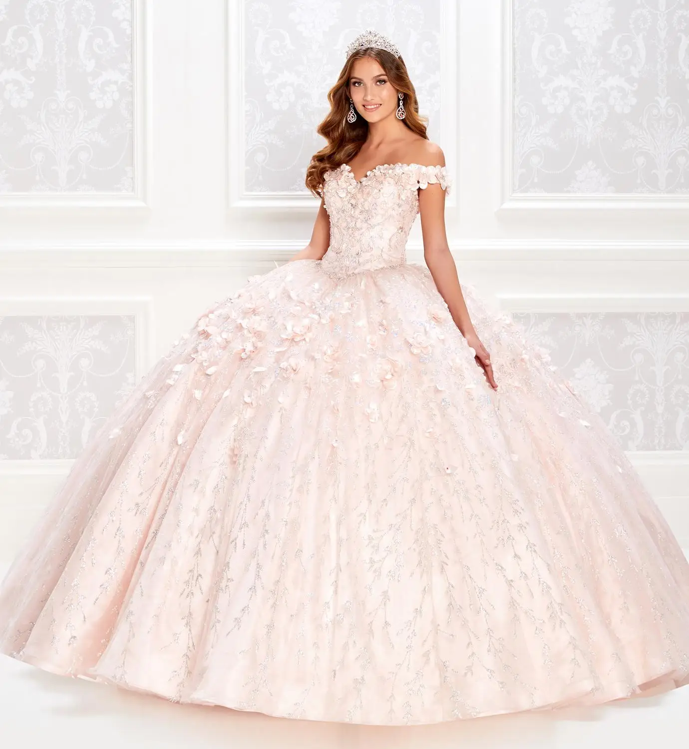 Luksusowe sukienki Quinceanera Off The Shoulder koronkowe kwiatowe aplikacje suknia balowa dziewczyny korowód suknie dostosowane słodkie 16 sukienki