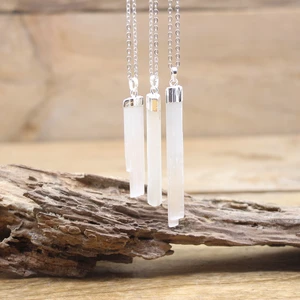 Baded the Silver Roh Edelstein Pingente, natürlicher weißer Selenit, unregelmäßige Fledermäuse, Gips, Reiki, Heilungsquarz, Schmuckkette, QC3186 12 Hauptverkaufsanhänger Selenit - №12