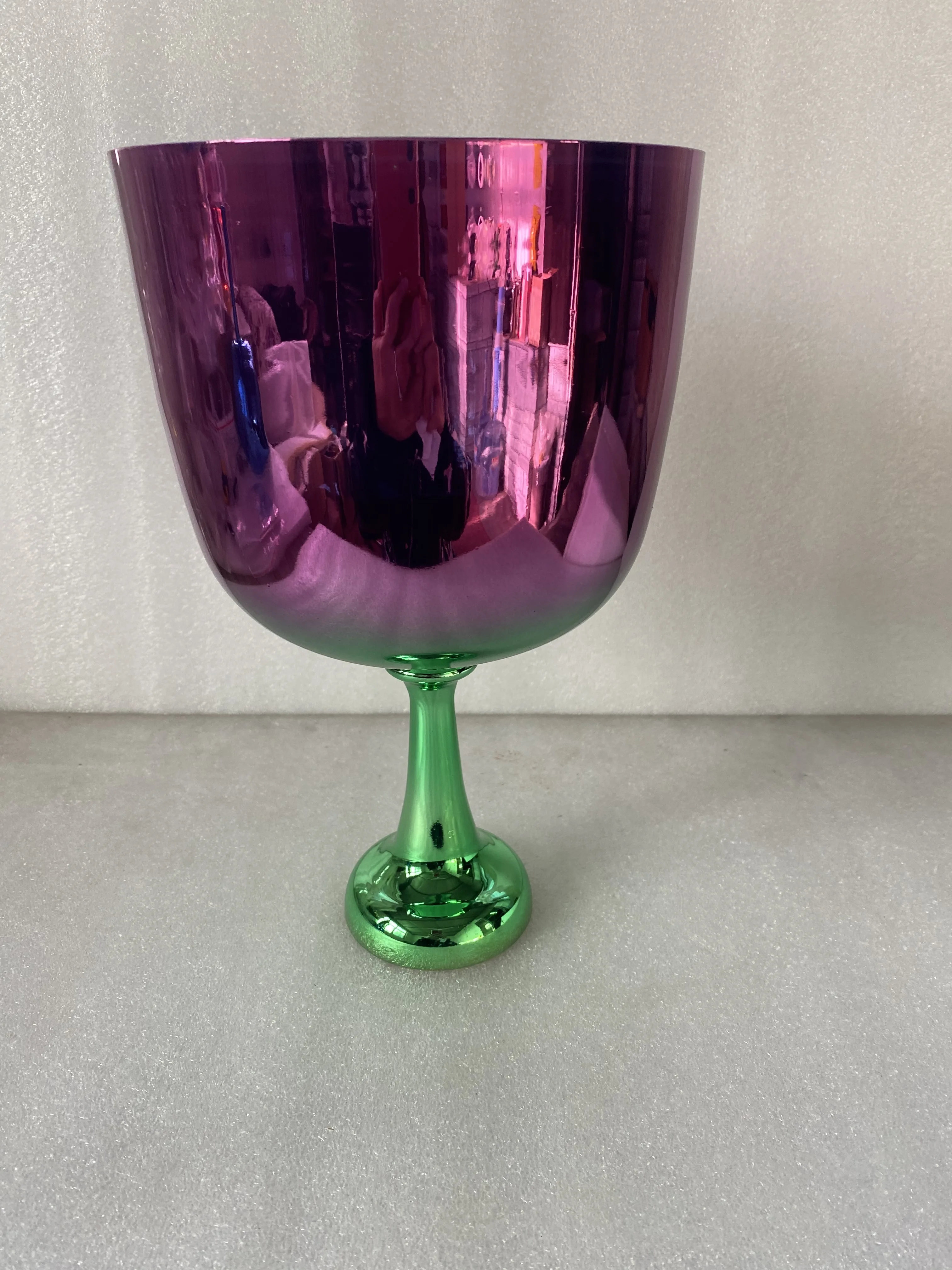 Mixed color chalice purple & green 3rd octave B note Crown chakra 432Hz for sound healing.