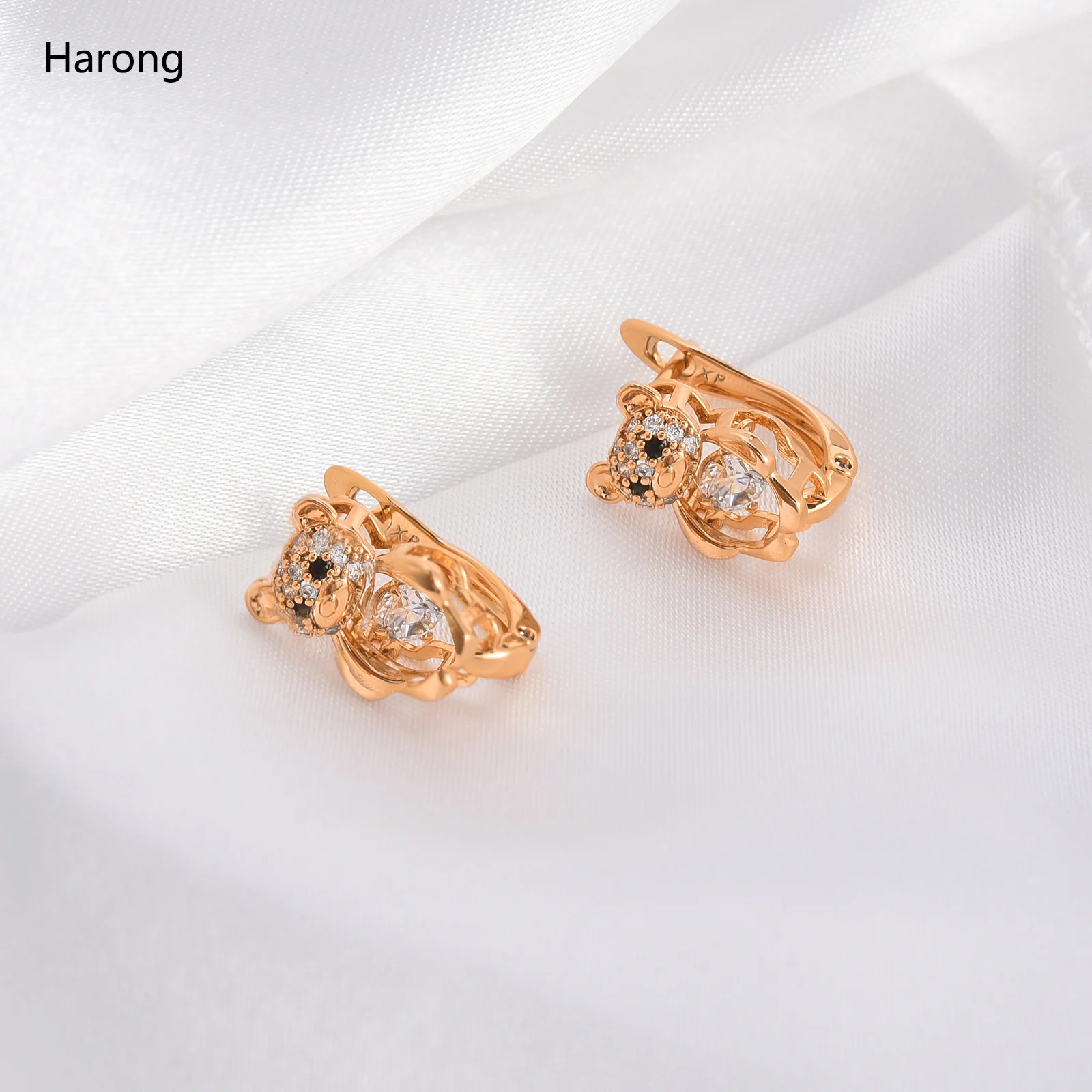 Harong 585 Rose Gold Color Stud Earrings Vintage Jewelry Party Cute Animal Panda Zircon Christmas Earring Fashion Women Gift