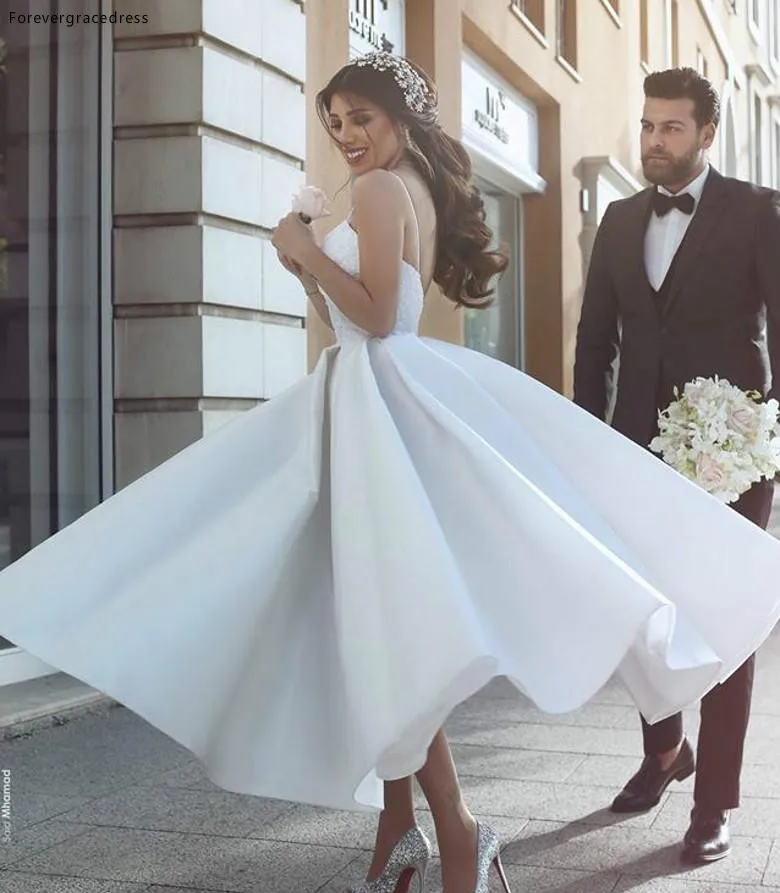 Uma linha vestido de casamento romântico cintas de espaguete chá comprimento sem costas recepção verão vestido de noiva feito sob encomenda mais tamanho