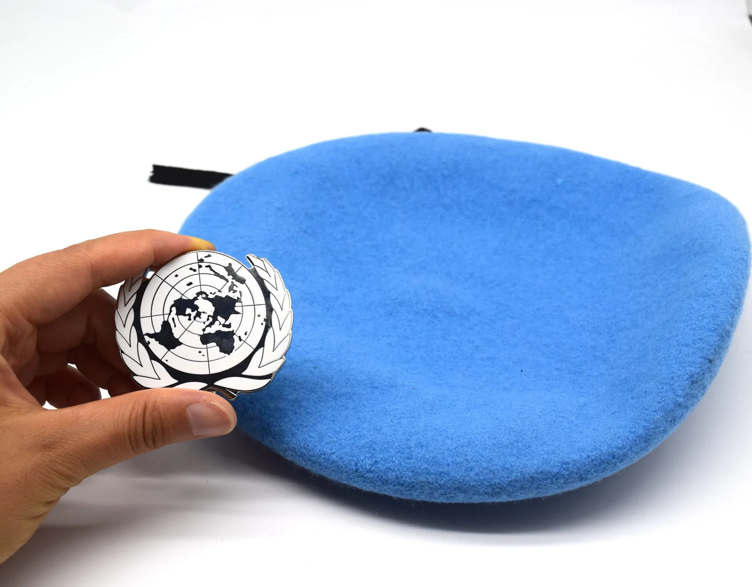 Collectable United Nations Peacekeeping Force UN BLUE BERET W UN Siliver Badge Woolen Cap