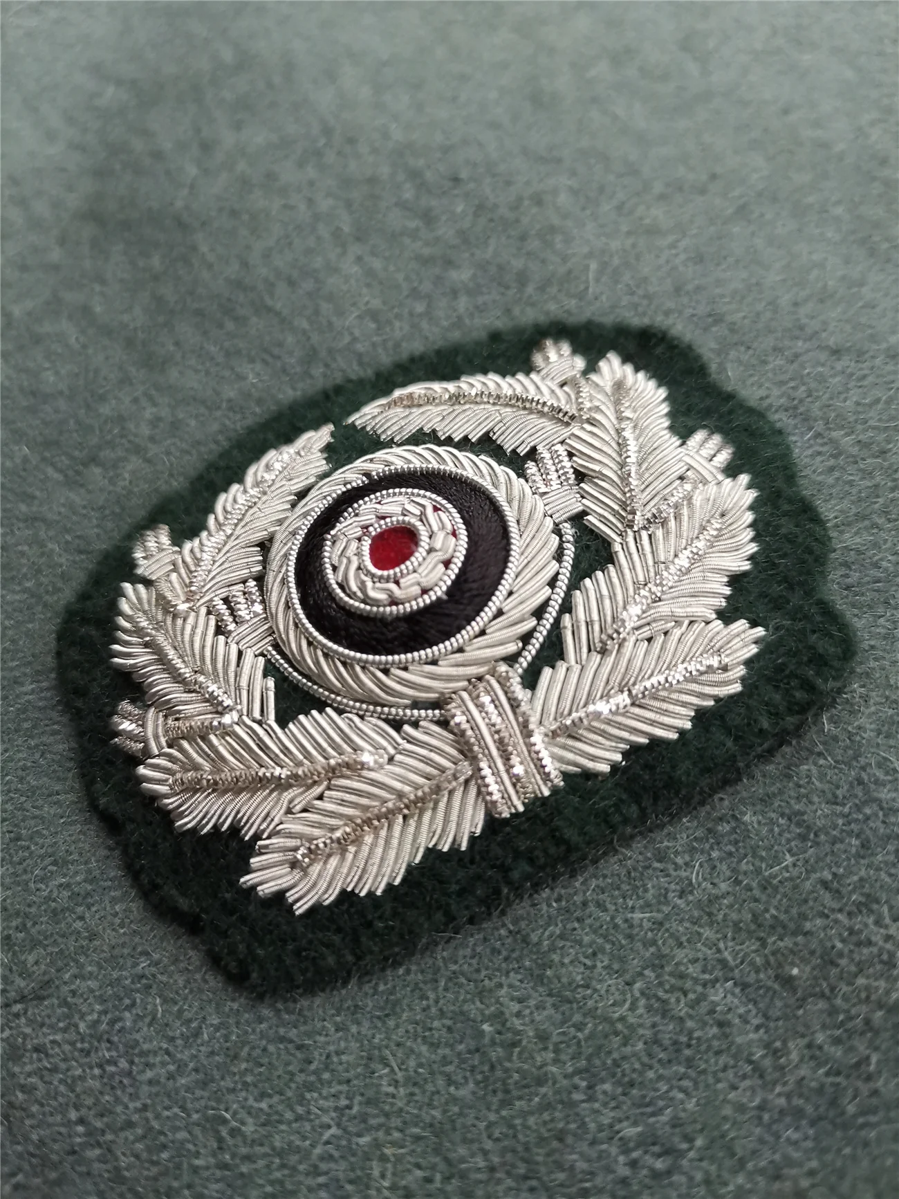 EMD WW2 WH  The embroidery Hat badge