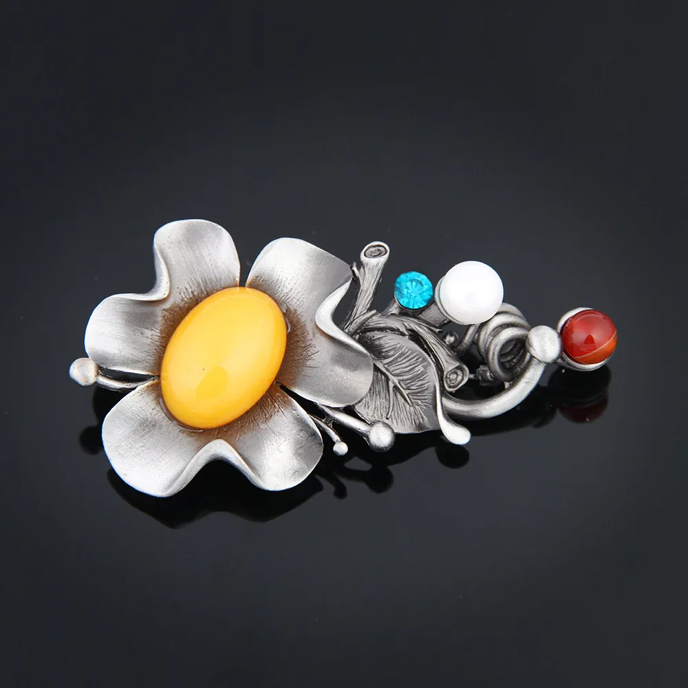 Fashion Flower Leaves Brooches For Women Vintage Broches Exquisite Yellow Red Green Imitation Gems Brooch Pins Plant Jewelry