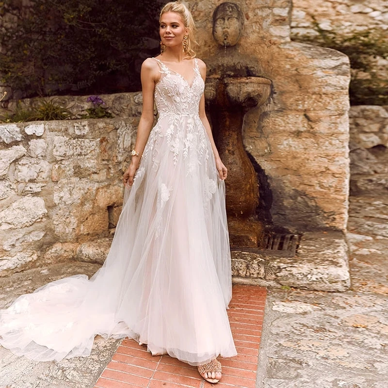 Chic una línea de cuello en V vestidos de novia estilo Boho encaje vestidos de boda con cola sin espalda vestido de mariee personalizar vestido de novia 2020