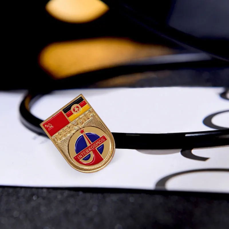 شارة Interkosmos DDR 1979-1980 بروش برنامج الفضاء الروسي اتحاد الجمهوريات الاشتراكية السوفياتية #3